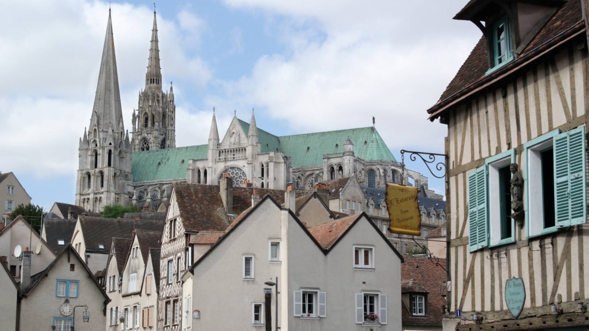 Ville de Chartres depuis la Porte Guillaume